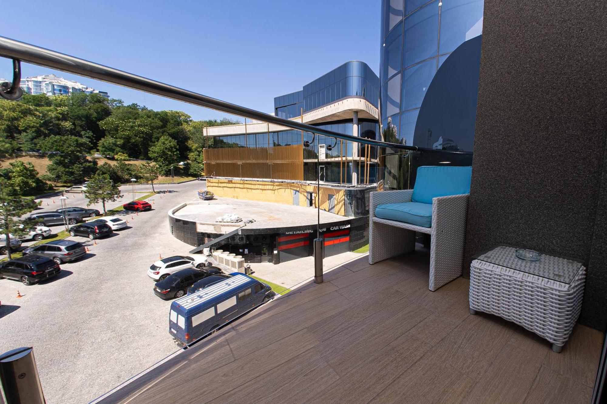 Nemo Hotel Resort & Spa Odessa Exteriör bild A balcony