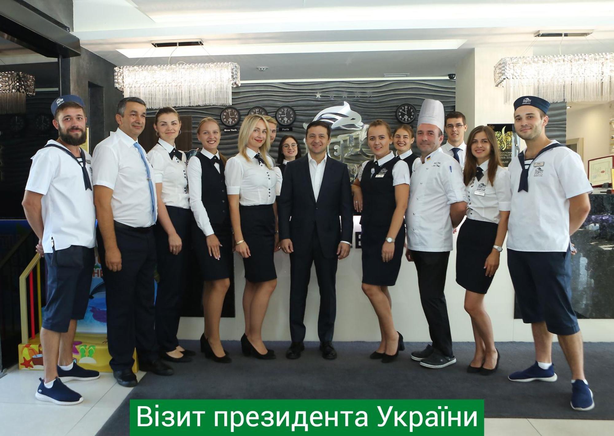 Nemo Hotel Resort & Spa Odessa Exteriör bild President of Ukraine Petro Poroshenko with the staff of the President's Office