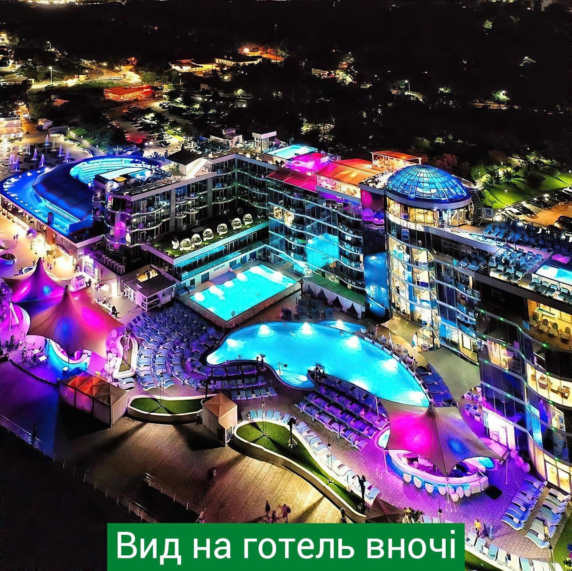 Nemo Hotel Resort & Spa Odessa Exteriör bild The central courtyard of the complex