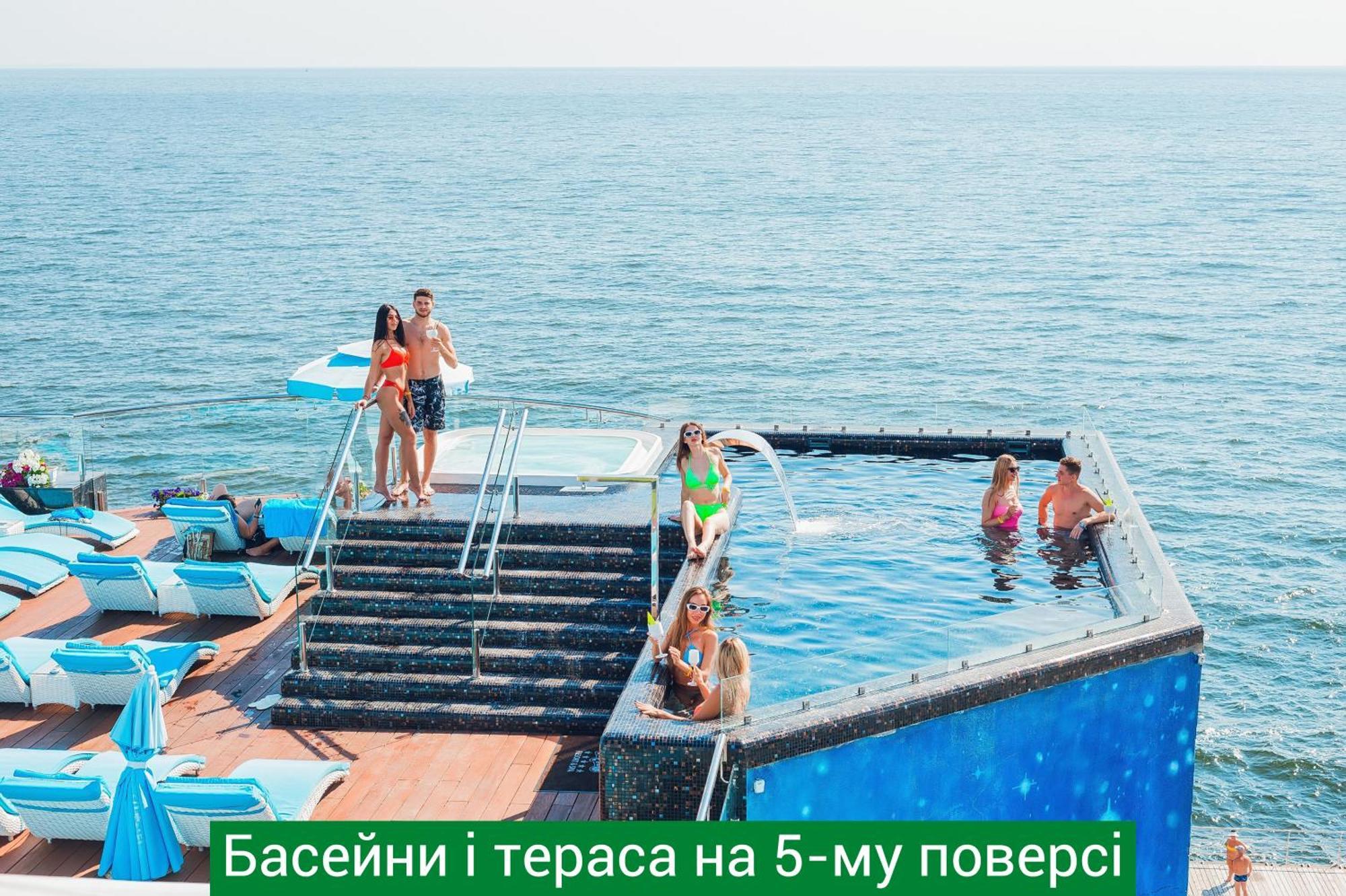 Nemo Hotel Resort & Spa Odessa Exteriör bild Bathing and sunbathing on the 5-meter pier